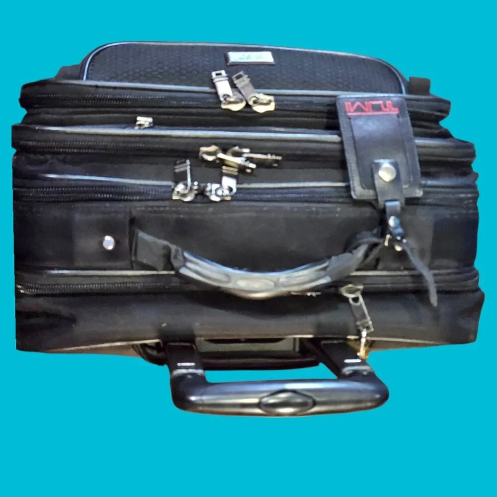 Deluxe TUMI 2-wheeled Laptop Brief Travel Case - Gently Used - Great Condition